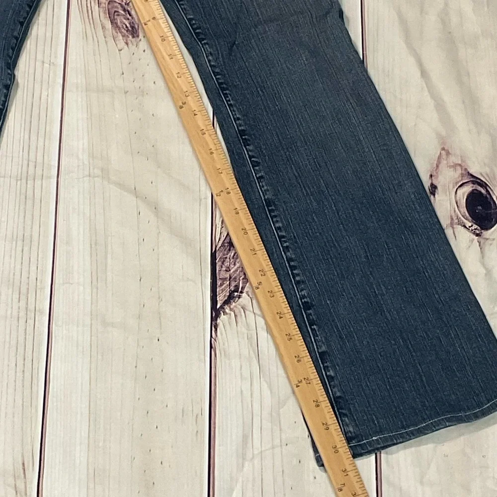 Rock and Republic Boot Leg Jeans Size 30 with Flap Back Pockets